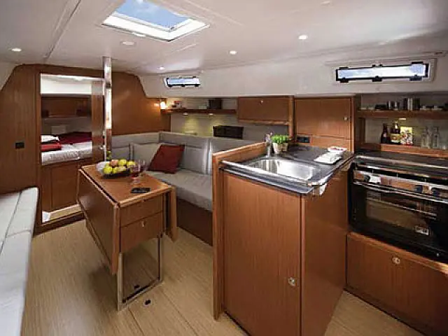Bavaria 32 - [Internal image]