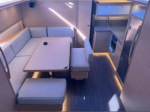Dufour 470 - [Internal image]