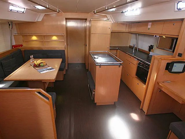 Bavaria 55 Cruiser - [Internal image]