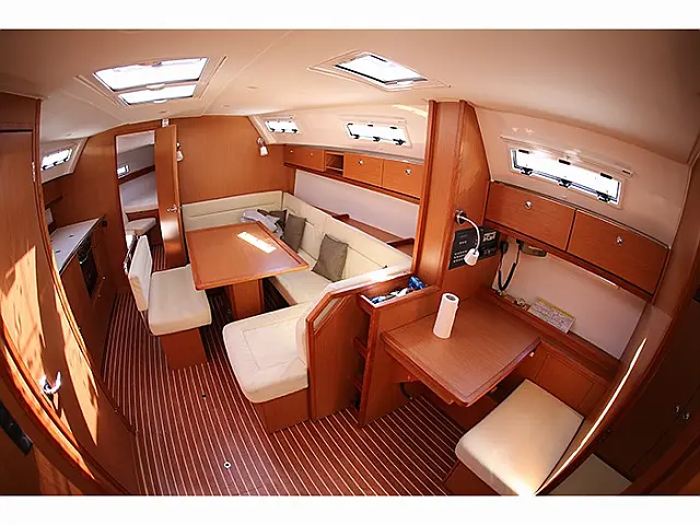 Bavaria Cruiser 40 - [Internal image]