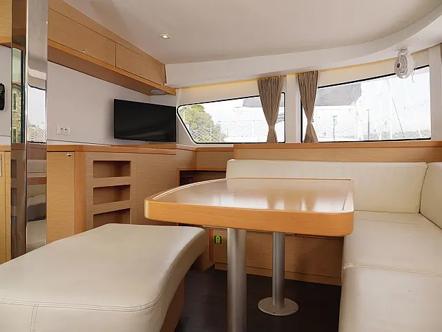 Lagoon 42 - [Internal image]
