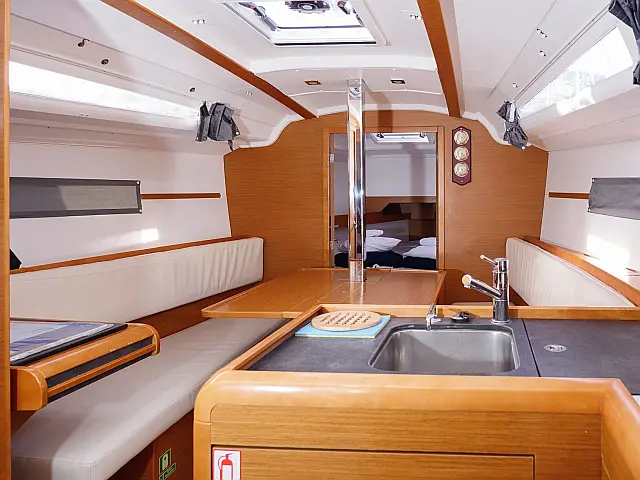 Sun Odyssey 349 - [Internal image]