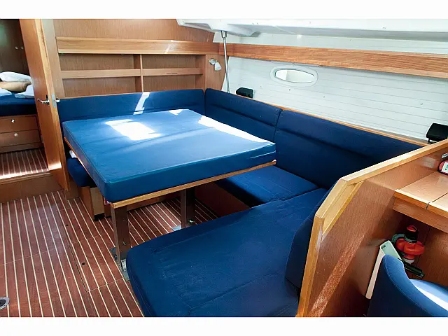 Bavaria 43 Cruiser - [Internal image]