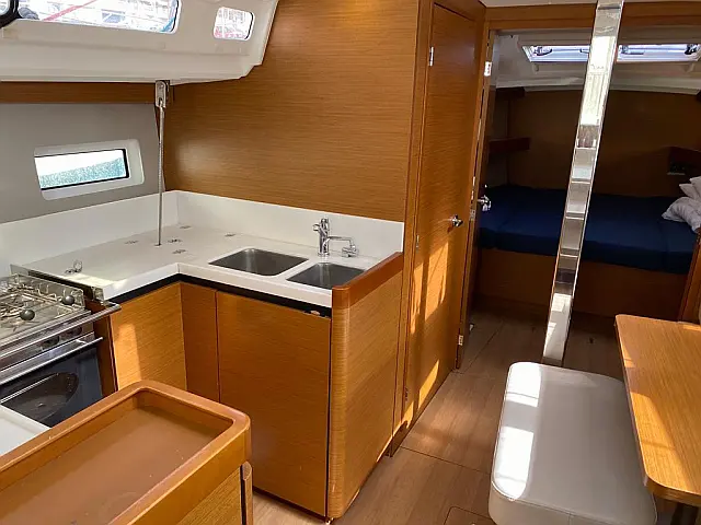 Sun Odyssey 440 - [Internal image]