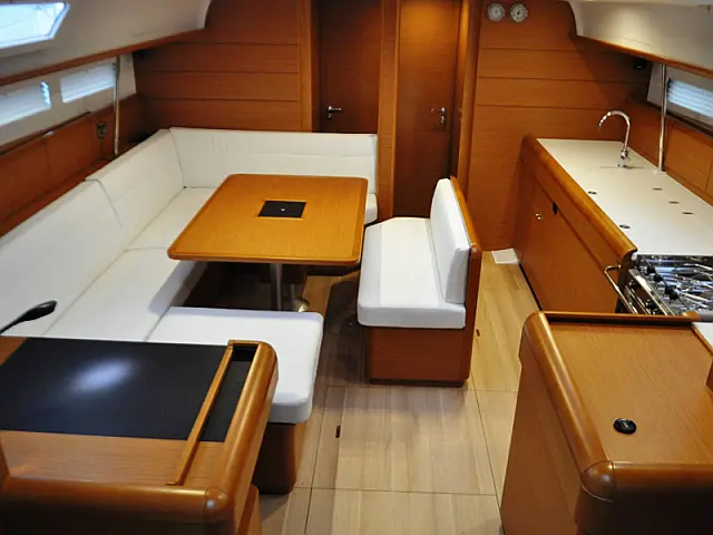 Sun Odyssey 519 - [Internal image]