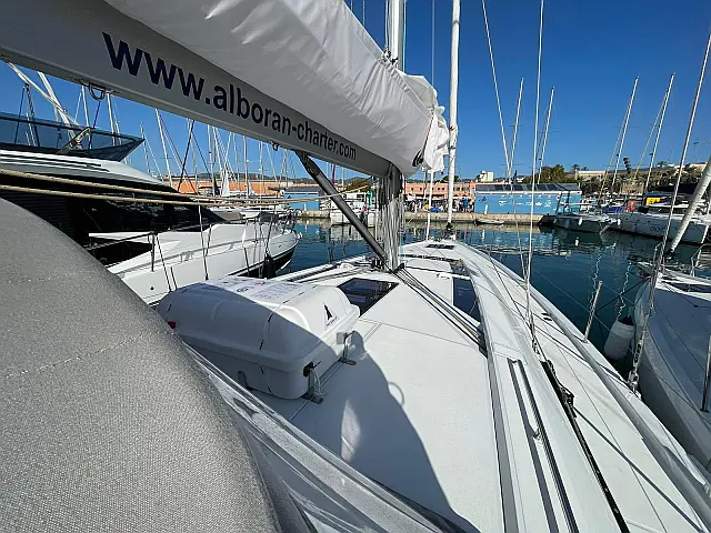 Oceanis 51.1 - [External image]