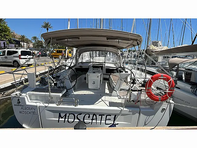 Oceanis 51.1 - [External image]