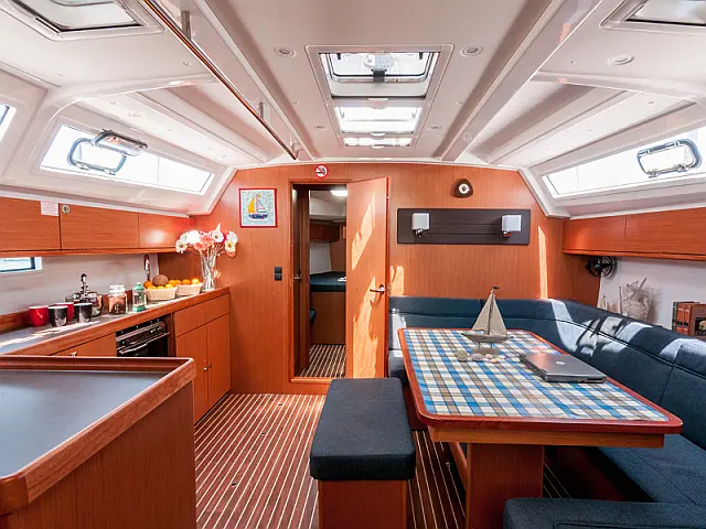 Bavaria 46 Cruiser - [Internal image]