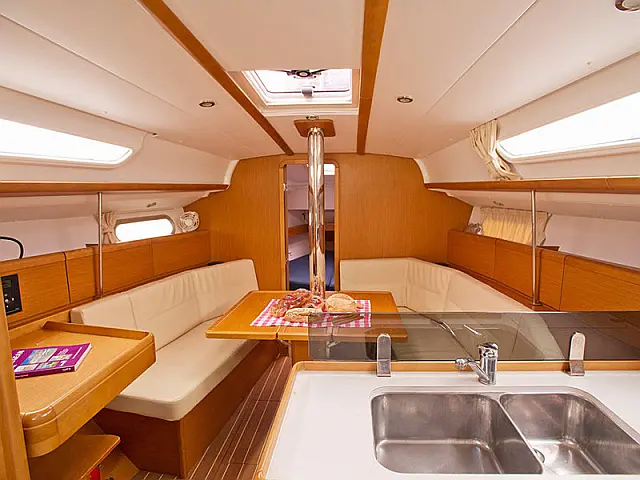 Sun Odyssey 36i - [Internal image]