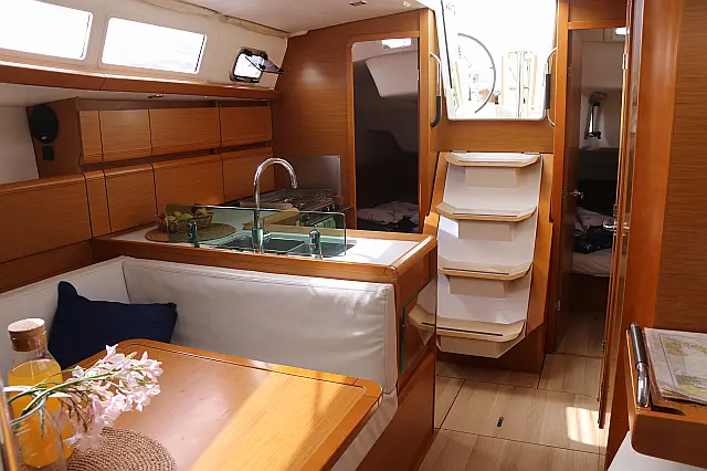 Sun Odyssey 389 - [Internal image]