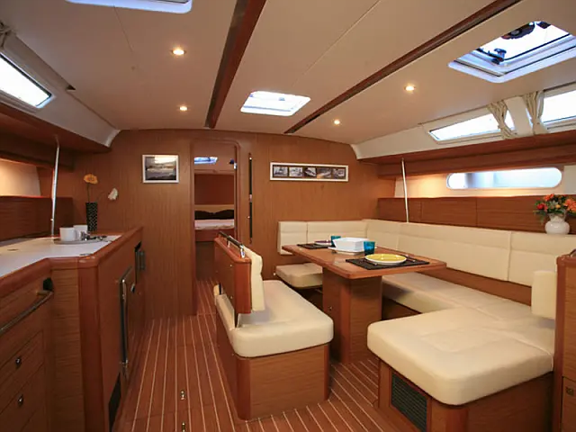 Sun Odyssey 49i - [Internal image]