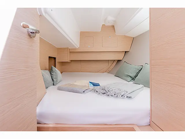 Dufour 37 Performance - [Internal image]