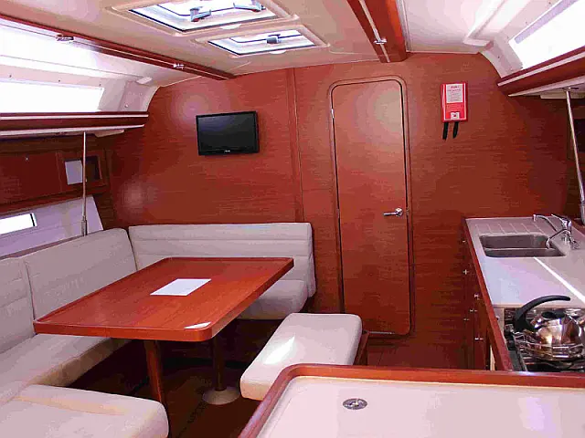 Dufour 450 GL - [Internal image]