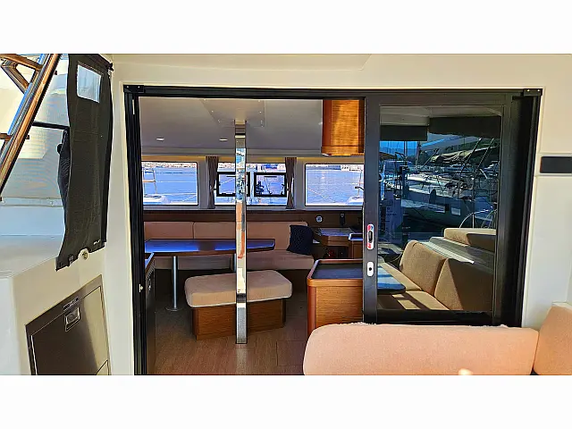 Lagoon 42 - [Internal image]