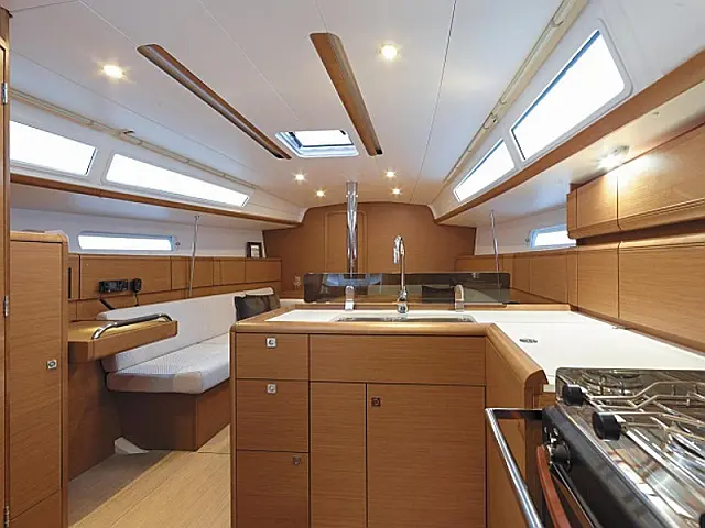 Sunsail 38 - [Internal image]