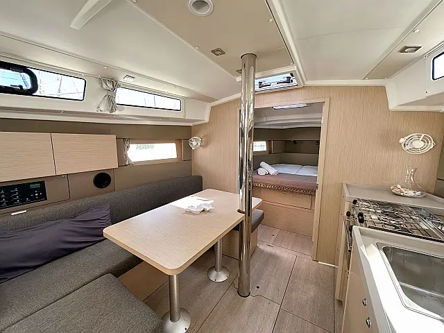 Oceanis 38.1 - [Internal image]