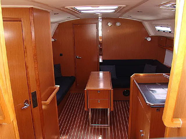 Bavaria Cruiser 36 - [Internal image]