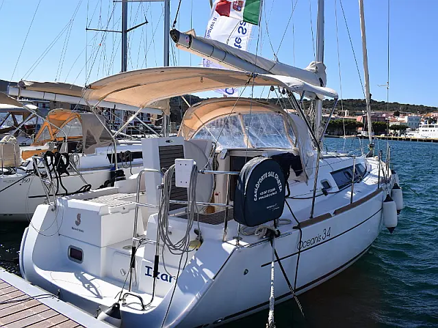 Oceanis 34 - [External image]
