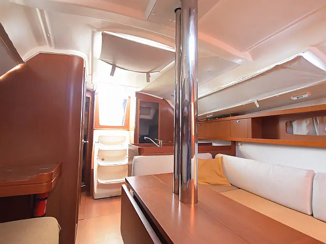 Oceanis 34 - [Internal image]