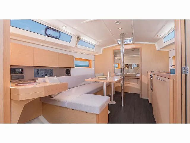 Oceanis 38 (3/2) - [Internal image]