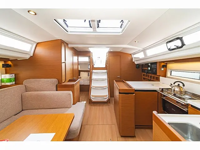 Sun Odyssey 440 - [Internal image]