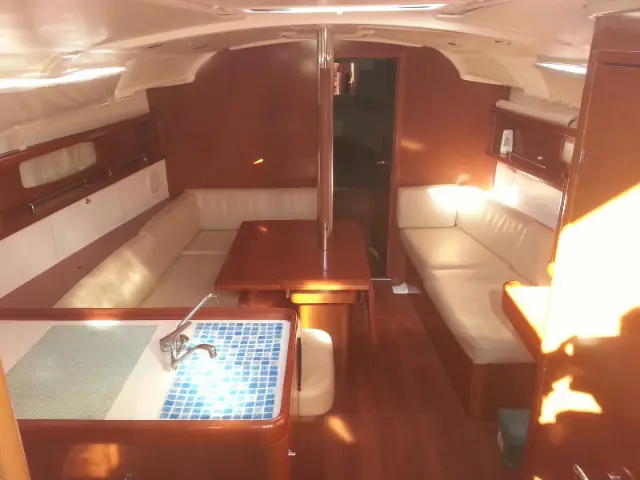 Oceanis 37 - [Internal image]