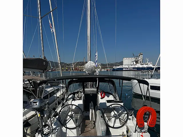 Oceanis 30.1 - [External image]