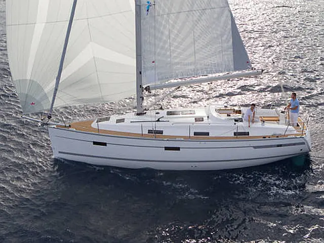Bavaria Cruiser 36 - [External image]