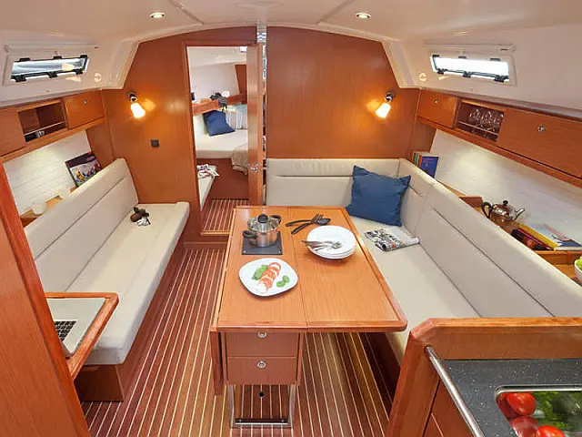 Bavaria Cruiser 36 - [Internal image]