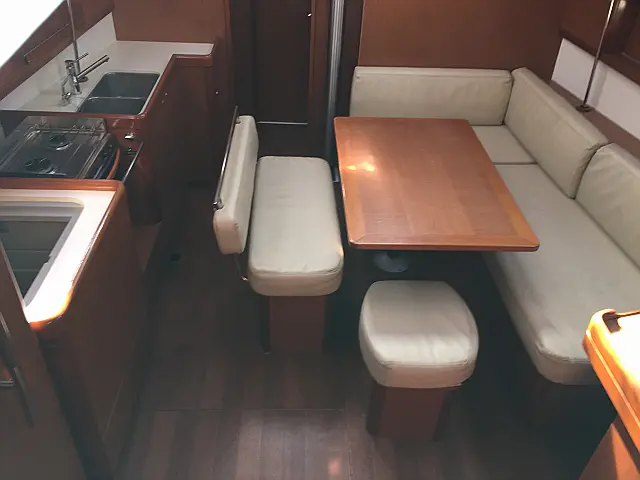 Oceanis 43 - [Internal image]