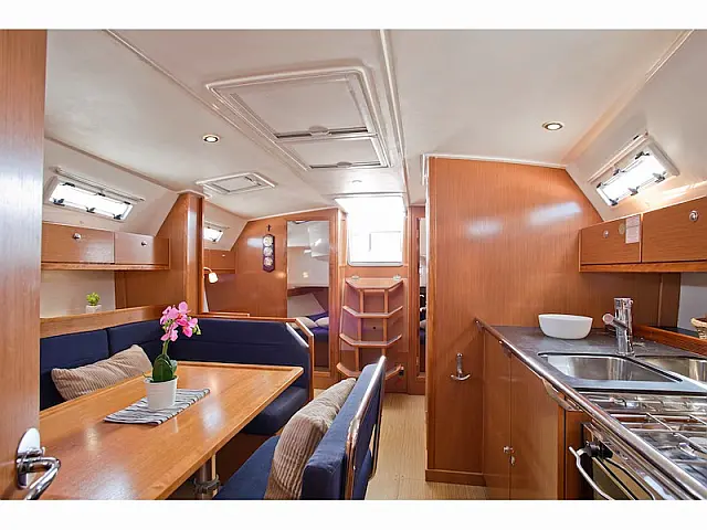 Bavaria 41 Cruiser - [Internal image]