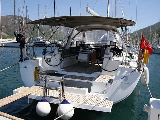 Oceanis 45 - [External image]