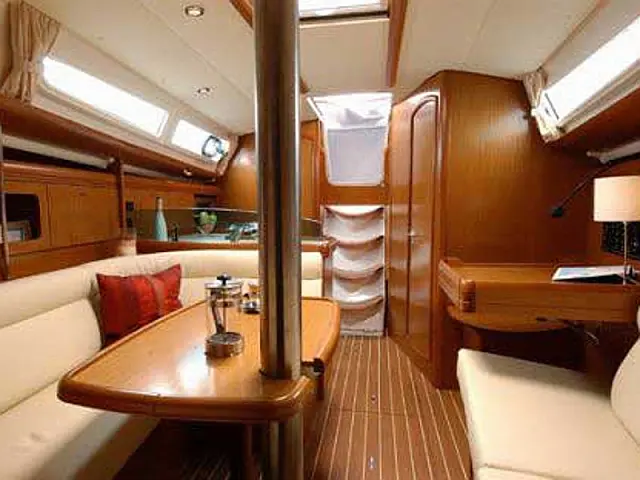 Sun Odyssey 36i - [Internal image]