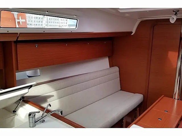 Dufour 350 GL - [Internal image]