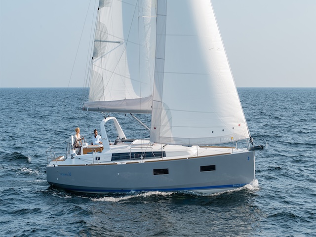 Oceanis 38 - [External image]