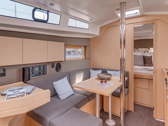 Oceanis 38 - [Internal image]