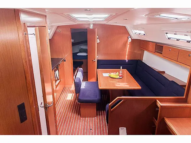 Bavaria Cruiser 40 - [Internal image]
