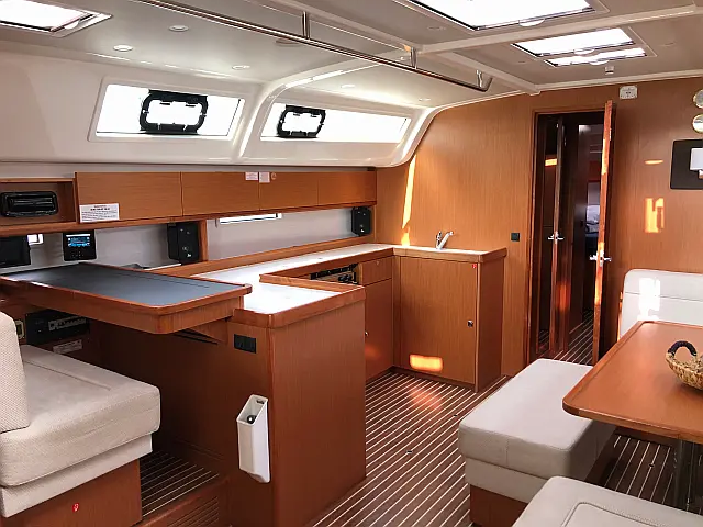 Bavaria Cruiser 51 - [Internal image]