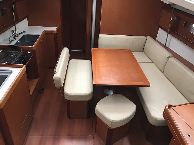 Oceanis 43 - [Internal image]