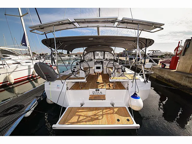 Bavaria C42 - [External image]