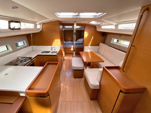 Sun Odyssey 440 - [Internal image]