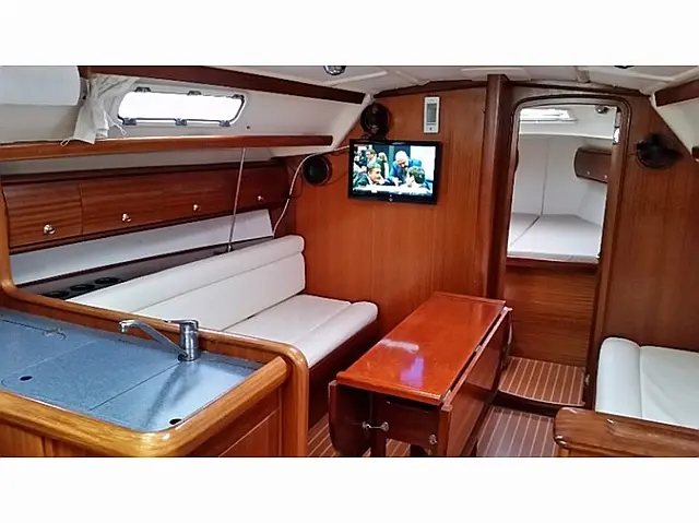 Bavaria 36 (Owner's version) - [Internal image]