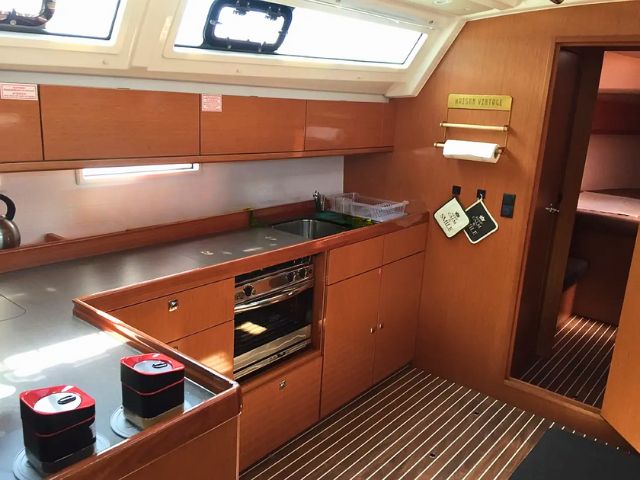 Bavaria Cruiser 46 - [Internal image]