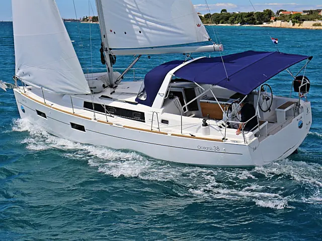 OCEANIS 38 BT - [External image]
