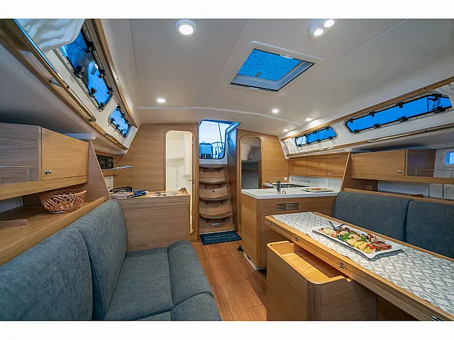 Xc 35 - [Internal image]