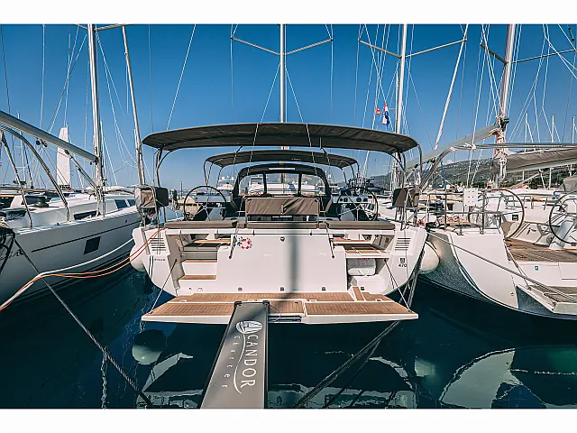 Dufour 470 owner layout - [External image]