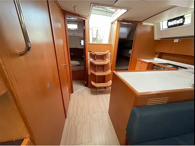 Bavaria C45 - [Internal image]