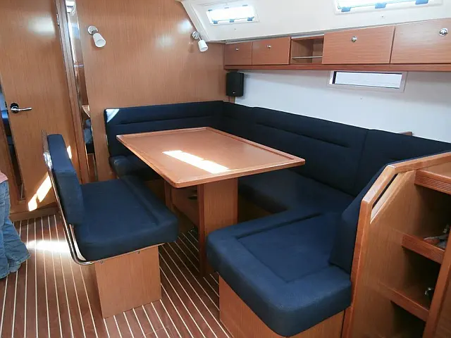 Bavaria Cruiser 40 - [Internal image]