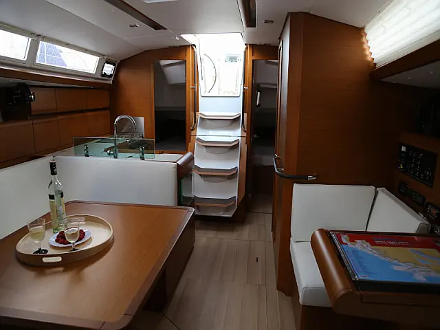 Sun Odyssey 419 - [Internal image]