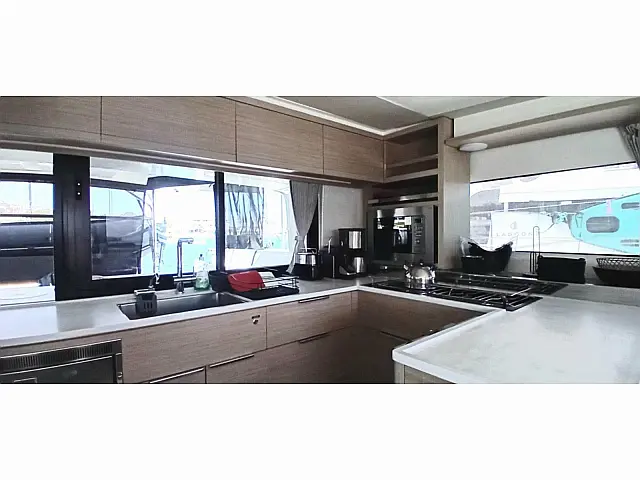 Lagoon 46   - [Internal image]